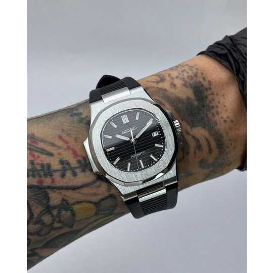 Custom Seiko Mod • Black Nautilus w/ Rubber Strap + Butterfly Buckle • 40mm